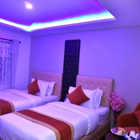 Marinha Airport Hotel Kathmandu Buitenkant foto