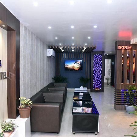 Marinha Airport Hotel Kathmandu Buitenkant foto