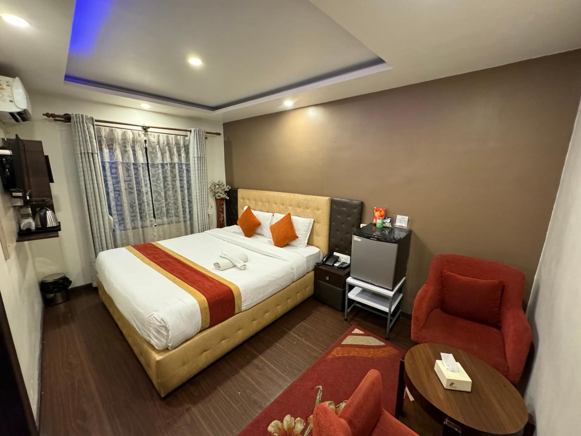 Marinha Airport Hotel Kathmandu Buitenkant foto