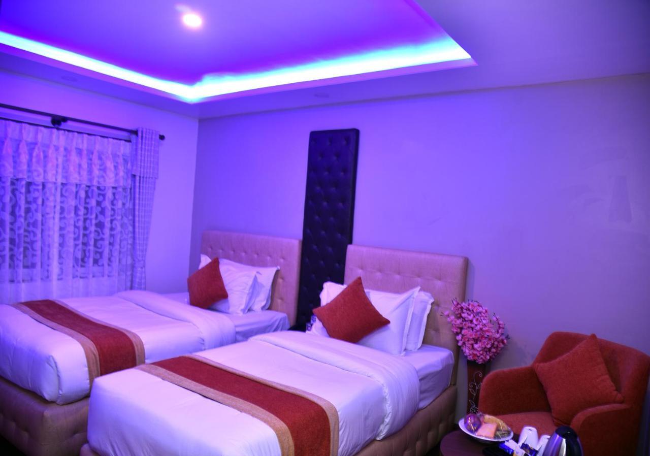 Marinha Airport Hotel Kathmandu Buitenkant foto