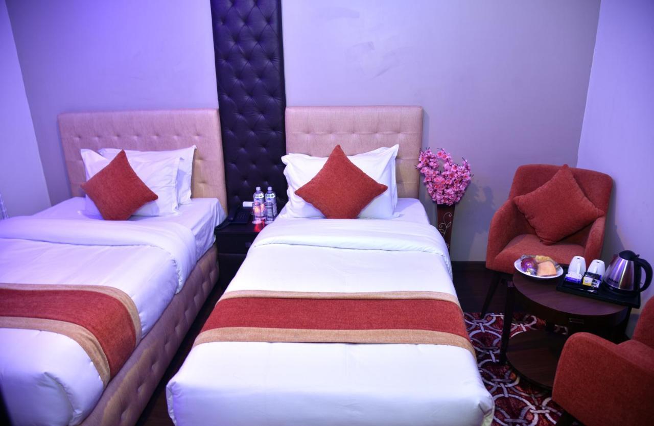 Marinha Airport Hotel Kathmandu Buitenkant foto