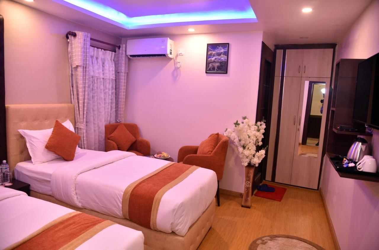 Marinha Airport Hotel Kathmandu Buitenkant foto