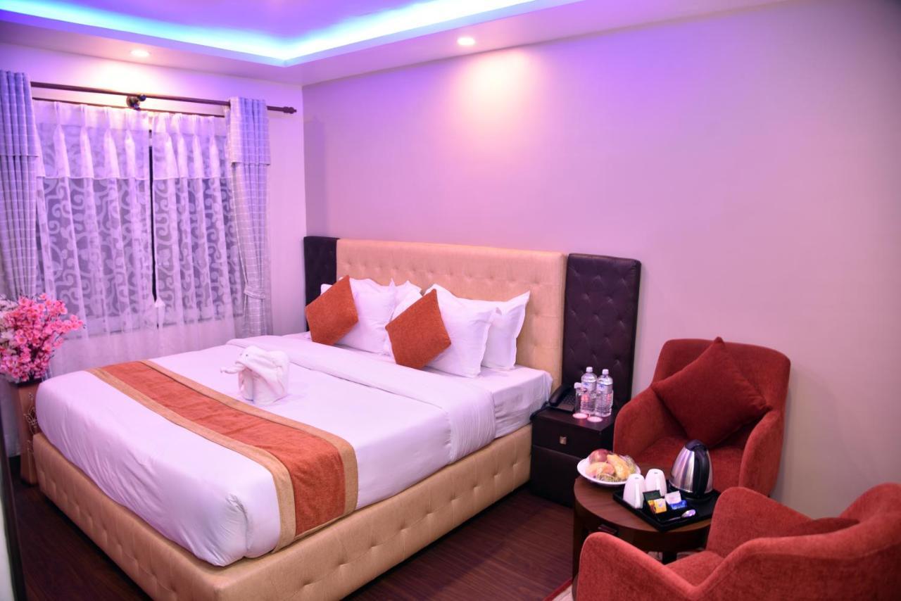 Marinha Airport Hotel Kathmandu Buitenkant foto